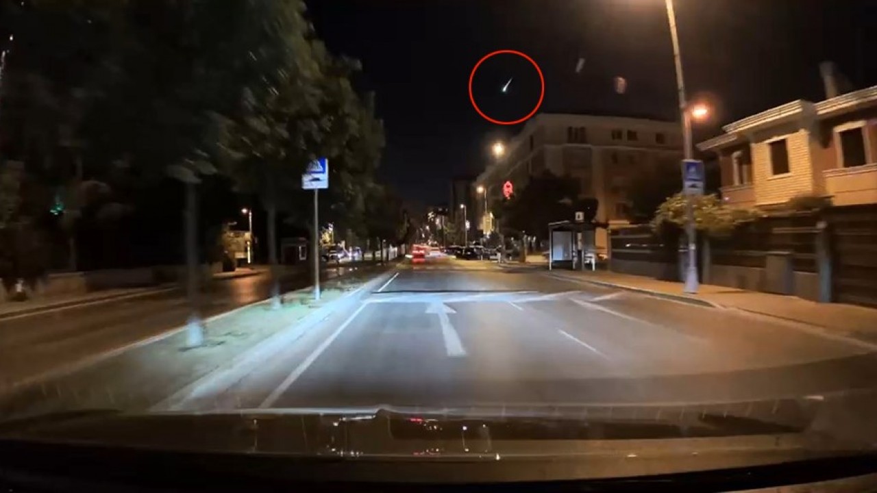 İstanbul'a göktaşı düştü