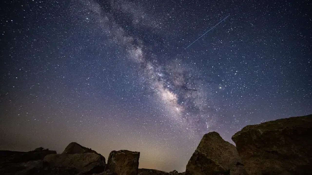 Perseid meteor yağmuru bu gece zirvede! Türkiye'de hangi şehirden, saat kaçta izlenecek?