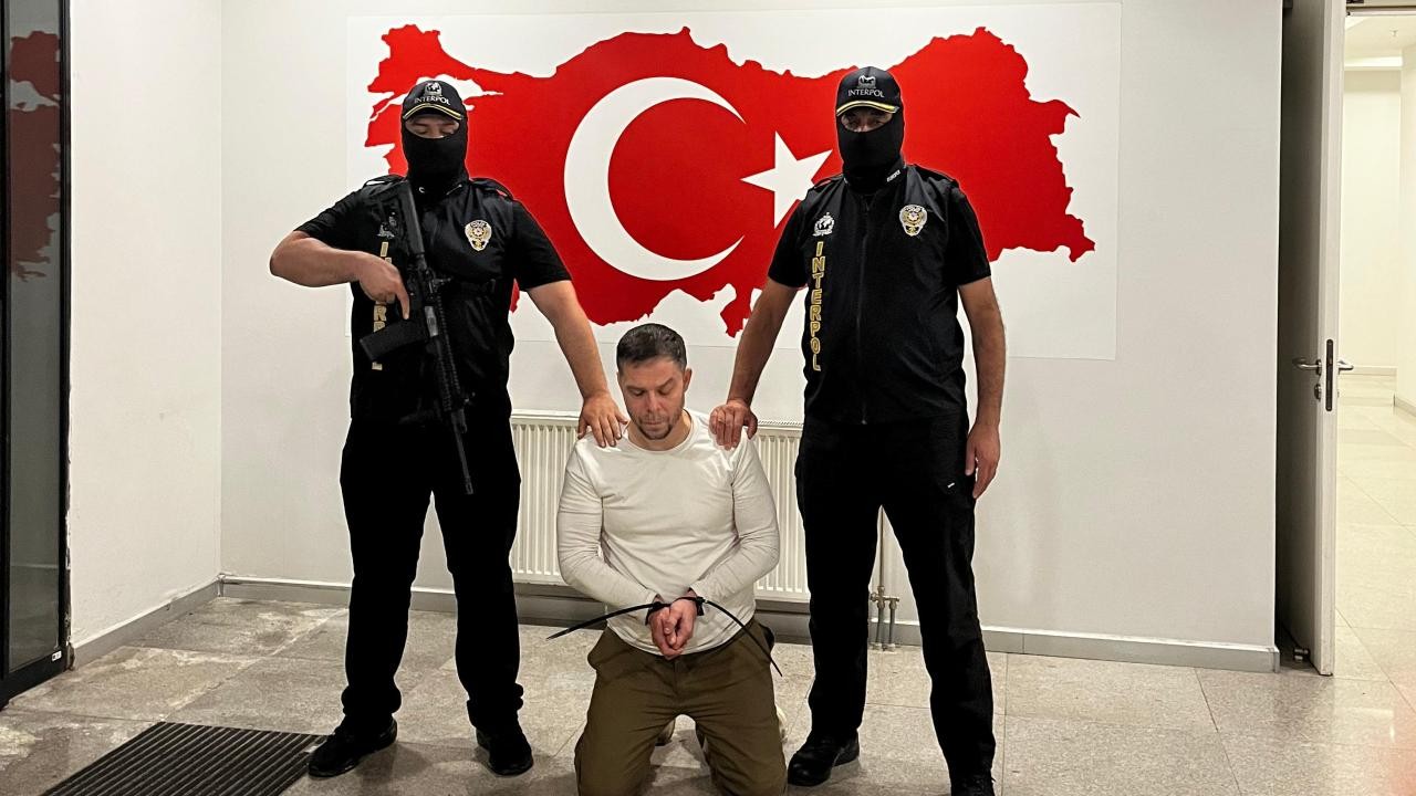Organize suç örgütü elebaşı Serkan Kurtuluş Türkiye'ye getirildi